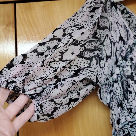 Delicate floral silk Anthropologie dress size SP light pink, ivory & black - Picture 5 of 11